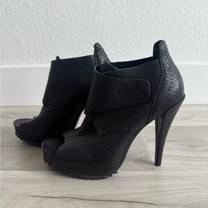 NWOT Pedro Garcia open toe heeled bootie